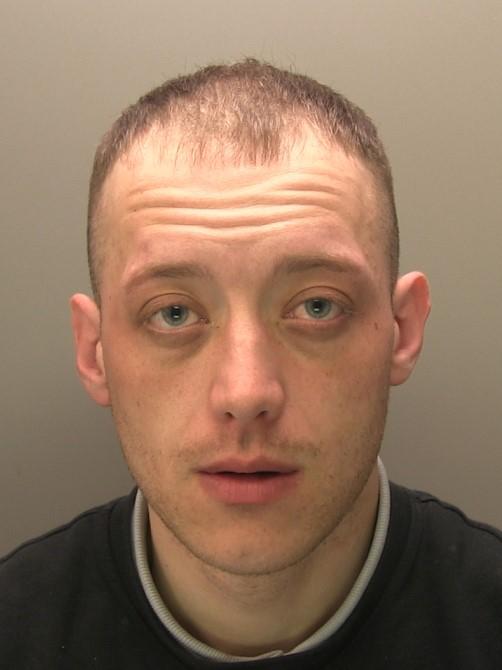 We are appealing for help to find wanted man Oliver Thompson.
The 33-year-old is wanted on recall to prison and for being unlawfully at large. He is believed to be in the Ermine area of Lincoln.
More here: