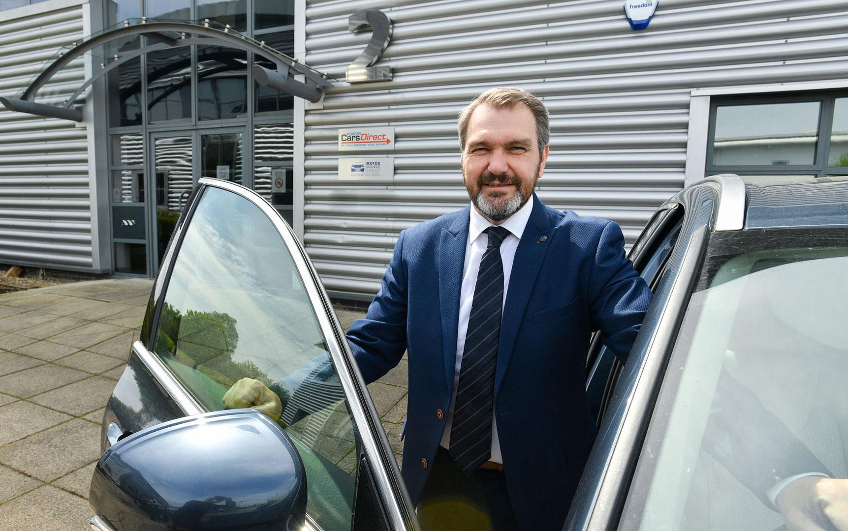 Lincoln car sales firm rewards military and emergency services